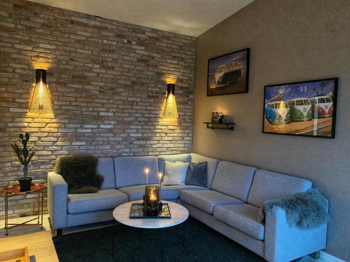 Broncks Apartment 1 - Modern 2-Bedroom In The Heart Of Torshavn Ngoại thất bức ảnh