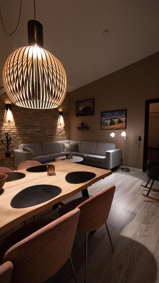 Broncks Apartment 1 - Modern 2-Bedroom In The Heart Of Torshavn Ngoại thất bức ảnh