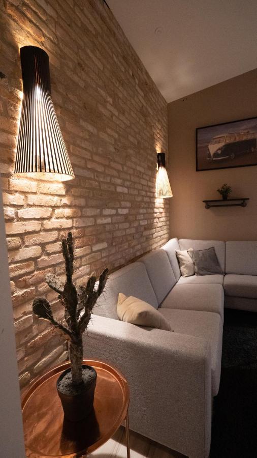 Broncks Apartment 1 - Modern 2-Bedroom In The Heart Of Torshavn Ngoại thất bức ảnh