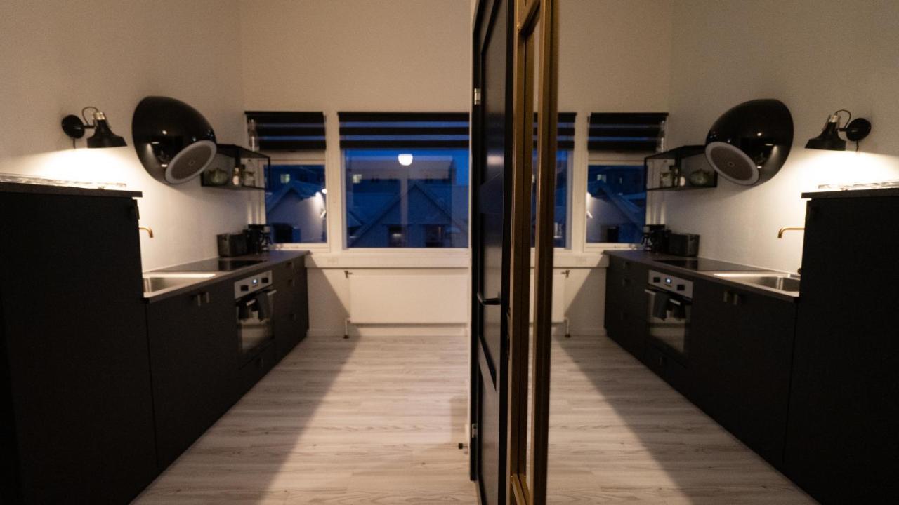 Broncks Apartment 1 - Modern 2-Bedroom In The Heart Of Torshavn Ngoại thất bức ảnh